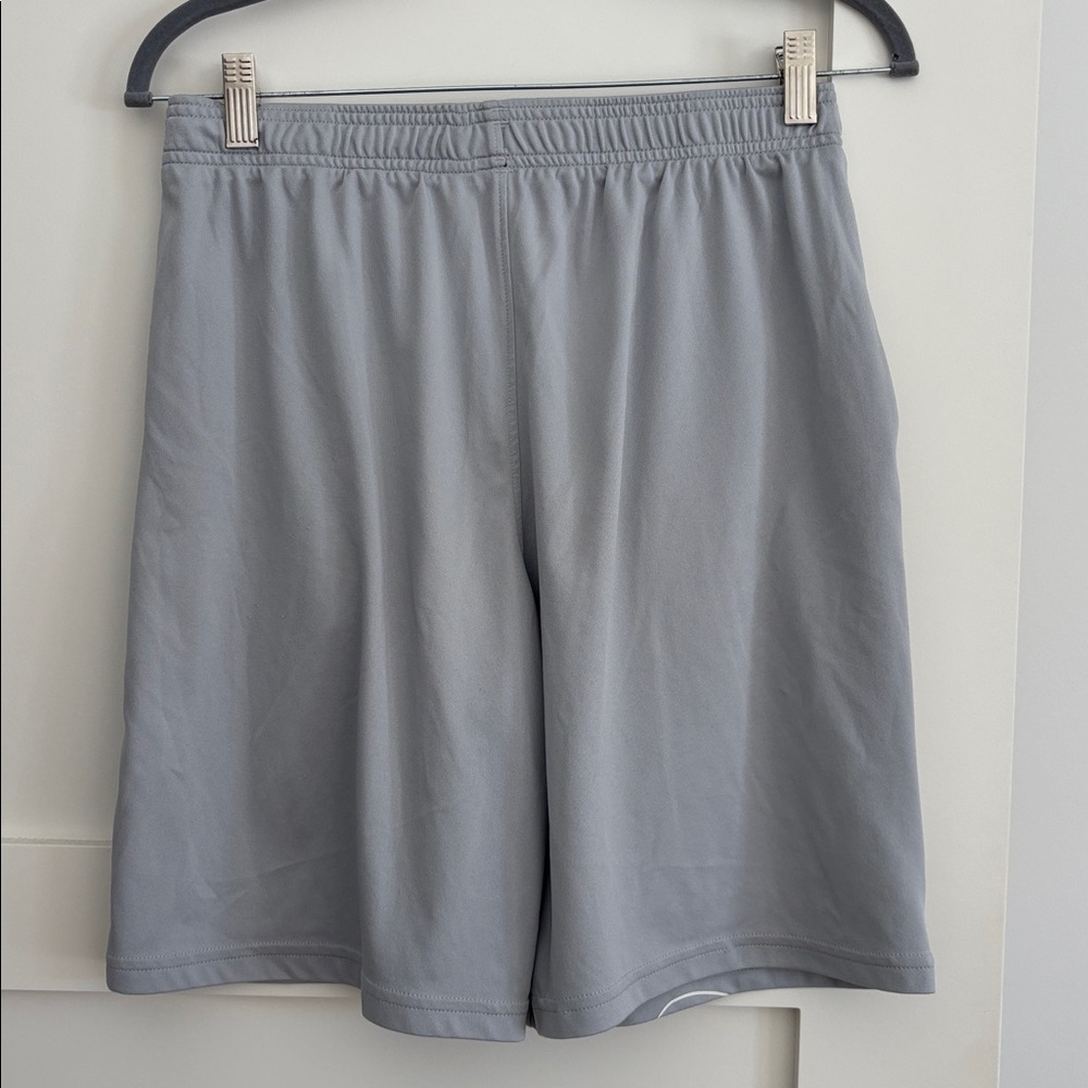 Under Armour Short YXL - Picture 2 of 3